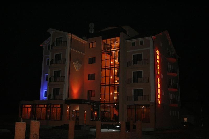 Отель Hotel Coral Сату-Маре-8